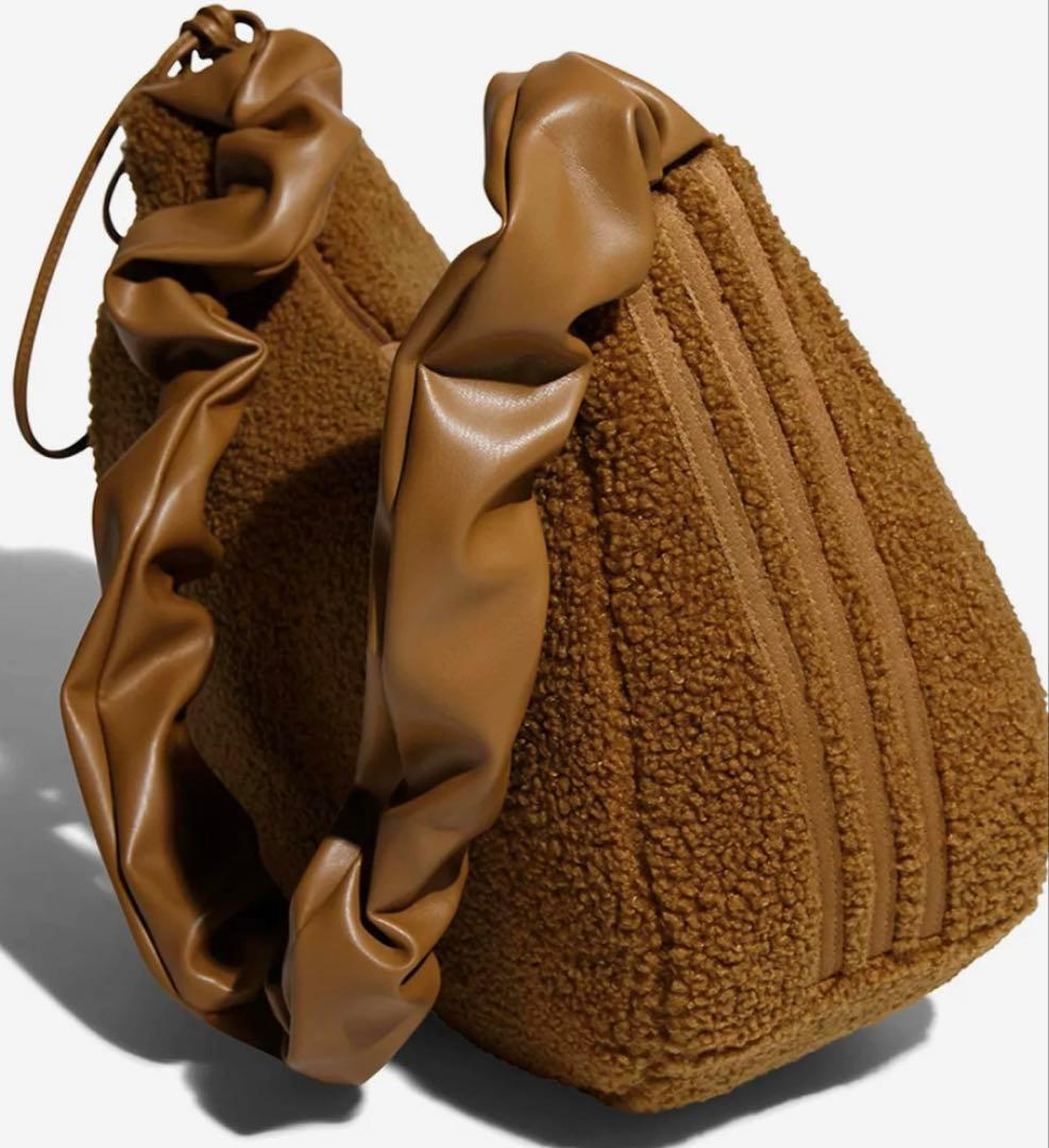 【韓国アディダス〉】adidas ボアショルダーバッグ ブラウン　新品正規品