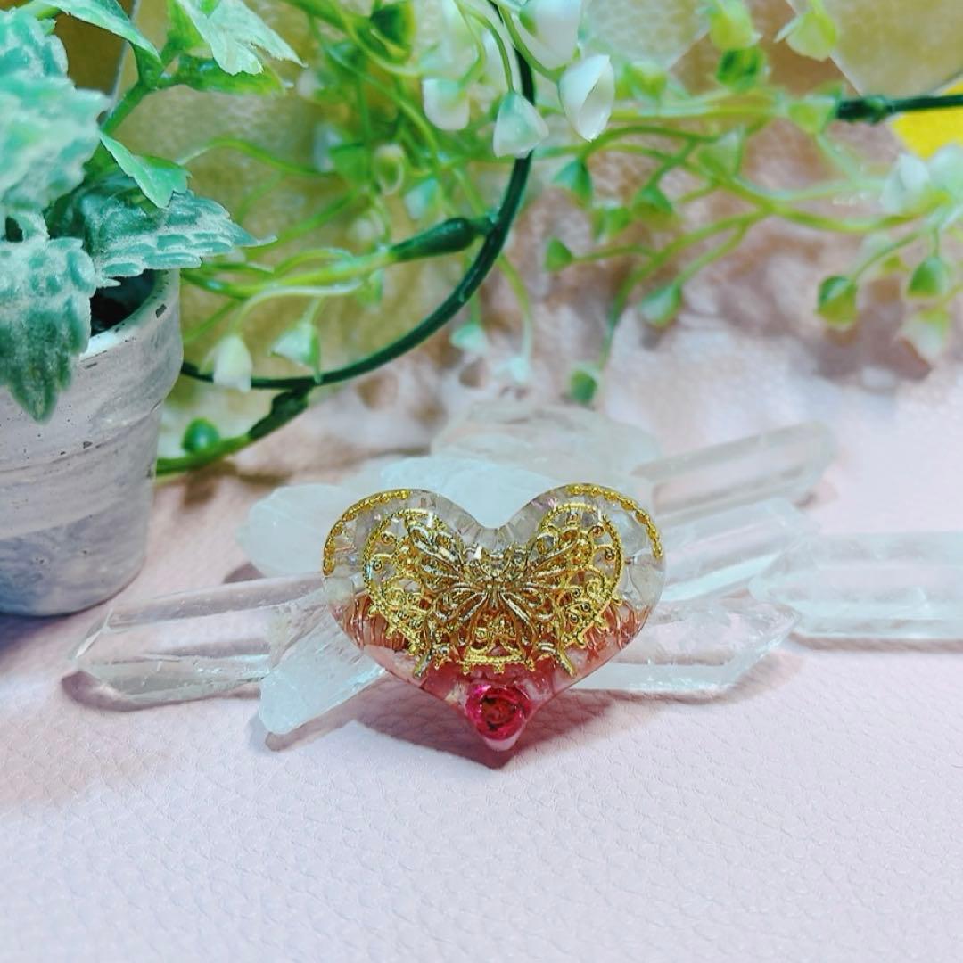 癒しのオルゴナイト❤️オーラクォーツ＋インカローズのハート型♡