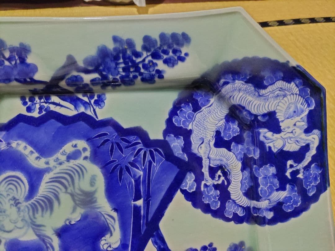 伊万里　青磁　龍虎図　隅切り　四方　大皿（39×33cm）