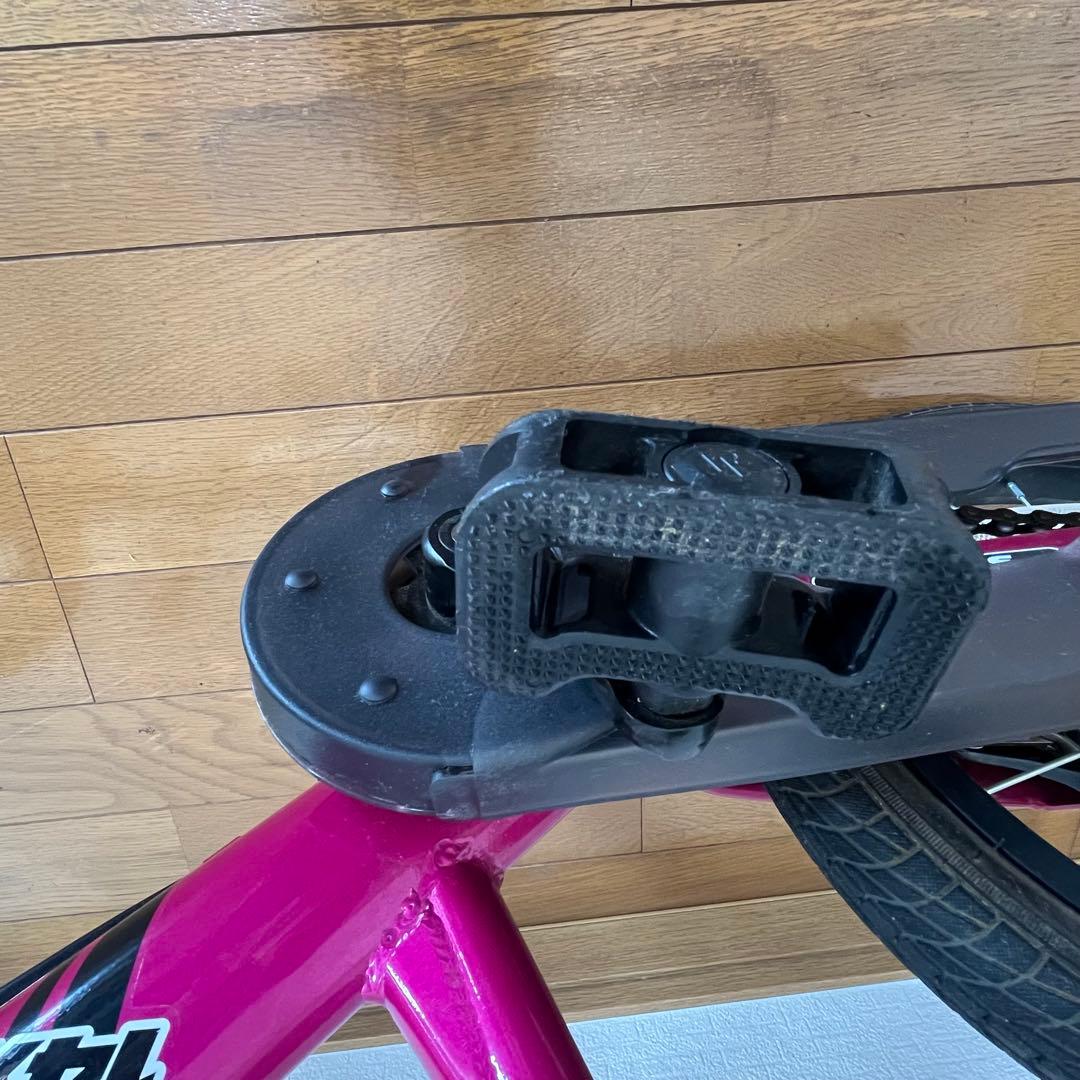 ストライダー14X ピンク　キックバイク　自転車