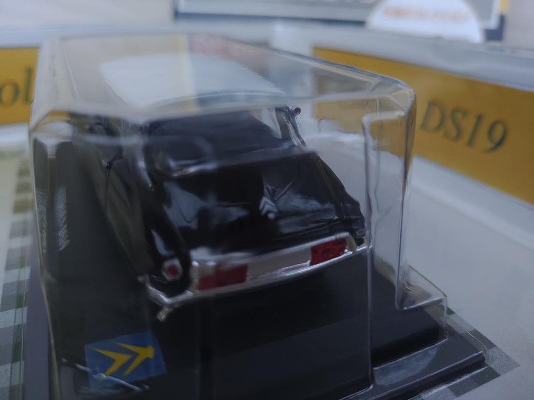 シトロエン　DS19　1/43スケール　ダイキャストモデル