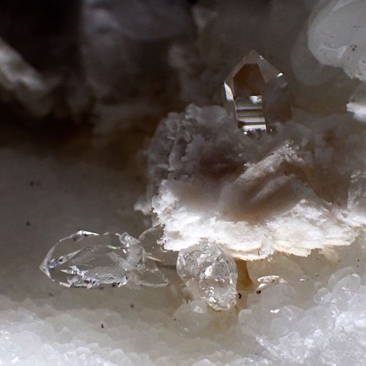 イタリア/カラーラ産】カラーラダイヤモンドクォーツ