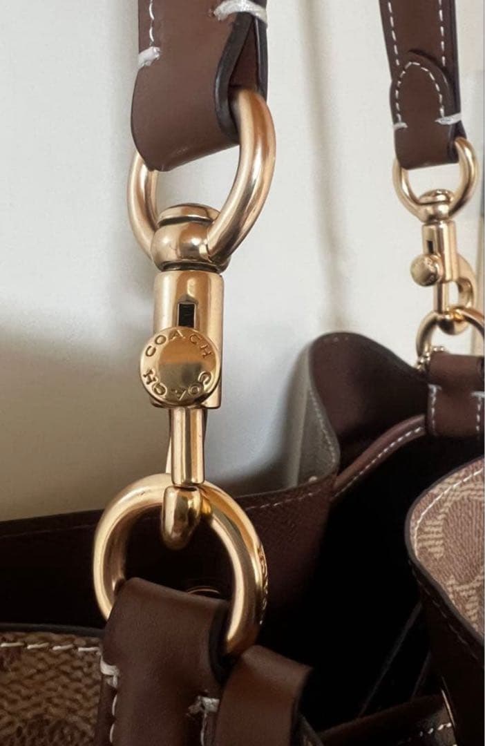 【COACH】 ローアン バケット バッグ・シグネチャー キャンバス