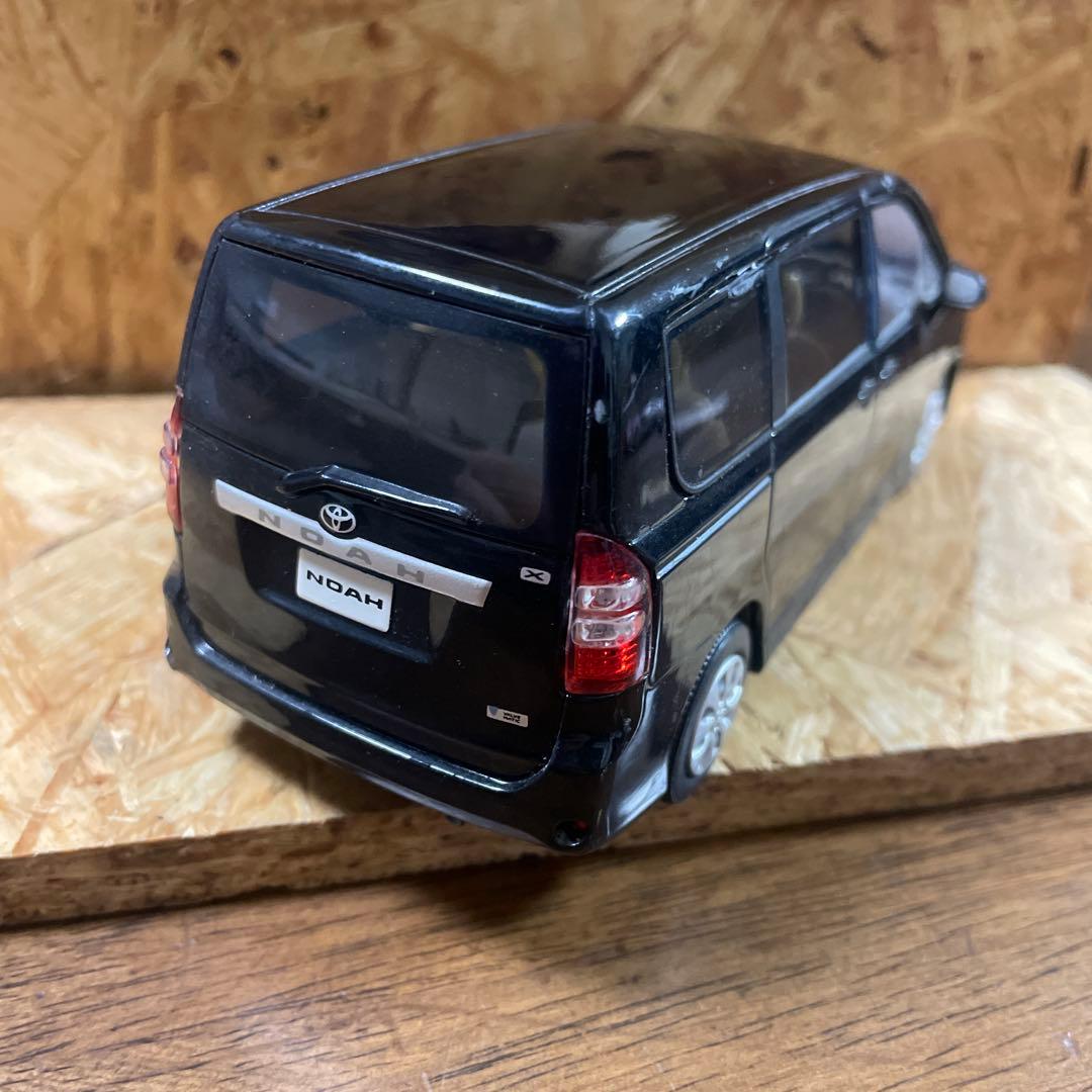 激レア！　トヨタ非売品　カラーサンプル ノア　ミニカー