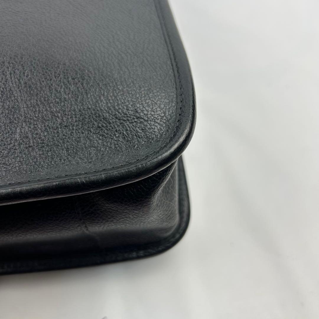 【美品】イルビゾンテ　トートバッグ　ビジネスバッグ　ブリーフケース　ロゴ　型押し