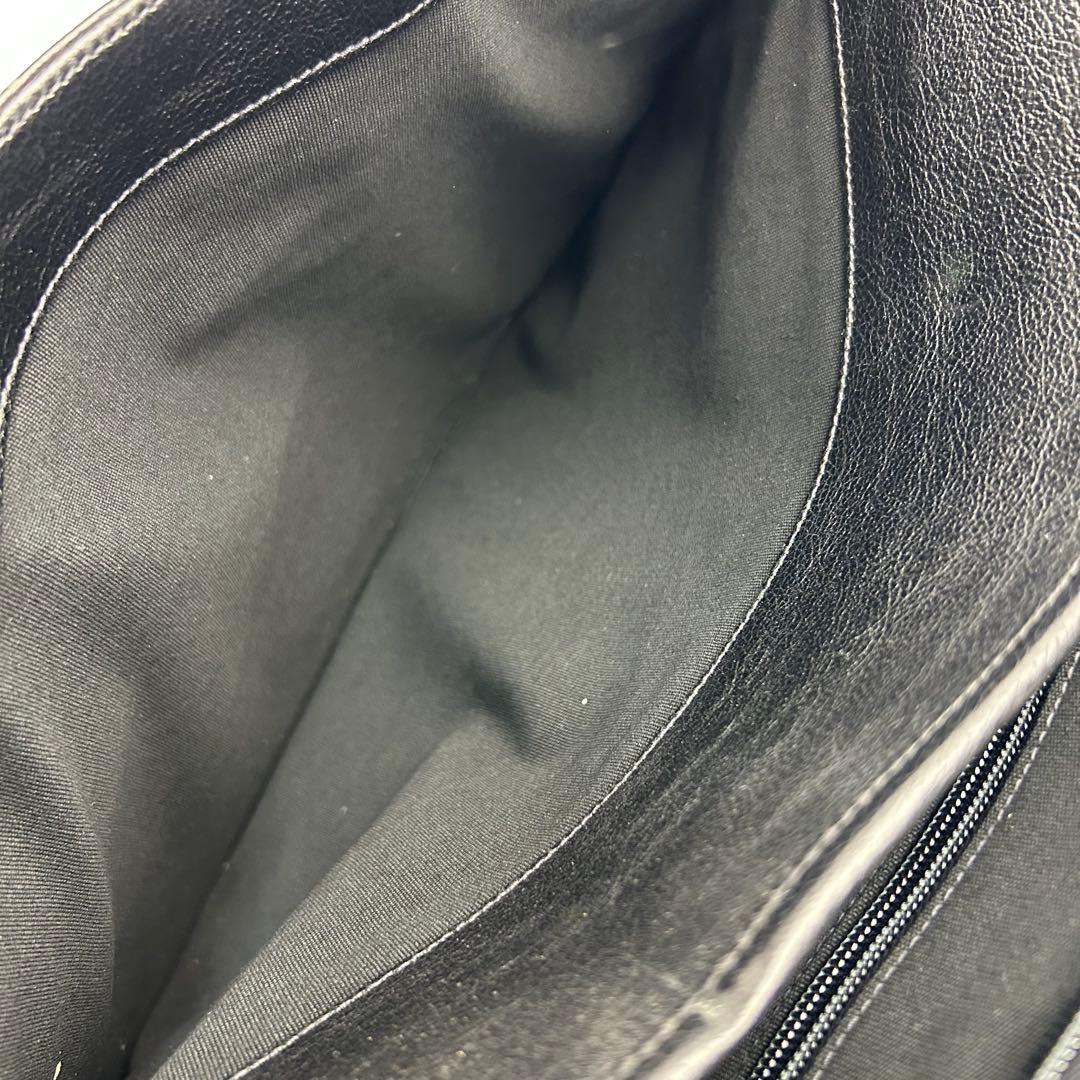 【美品】イルビゾンテ　トートバッグ　ビジネスバッグ　ブリーフケース　ロゴ　型押し