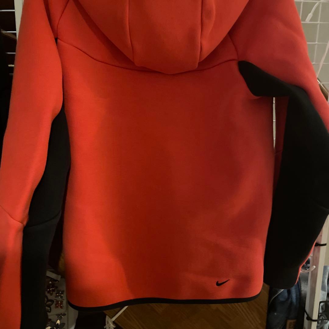 Nike レッドブラック パーカー Sサイズ　限定色　赤黒　テックフリース