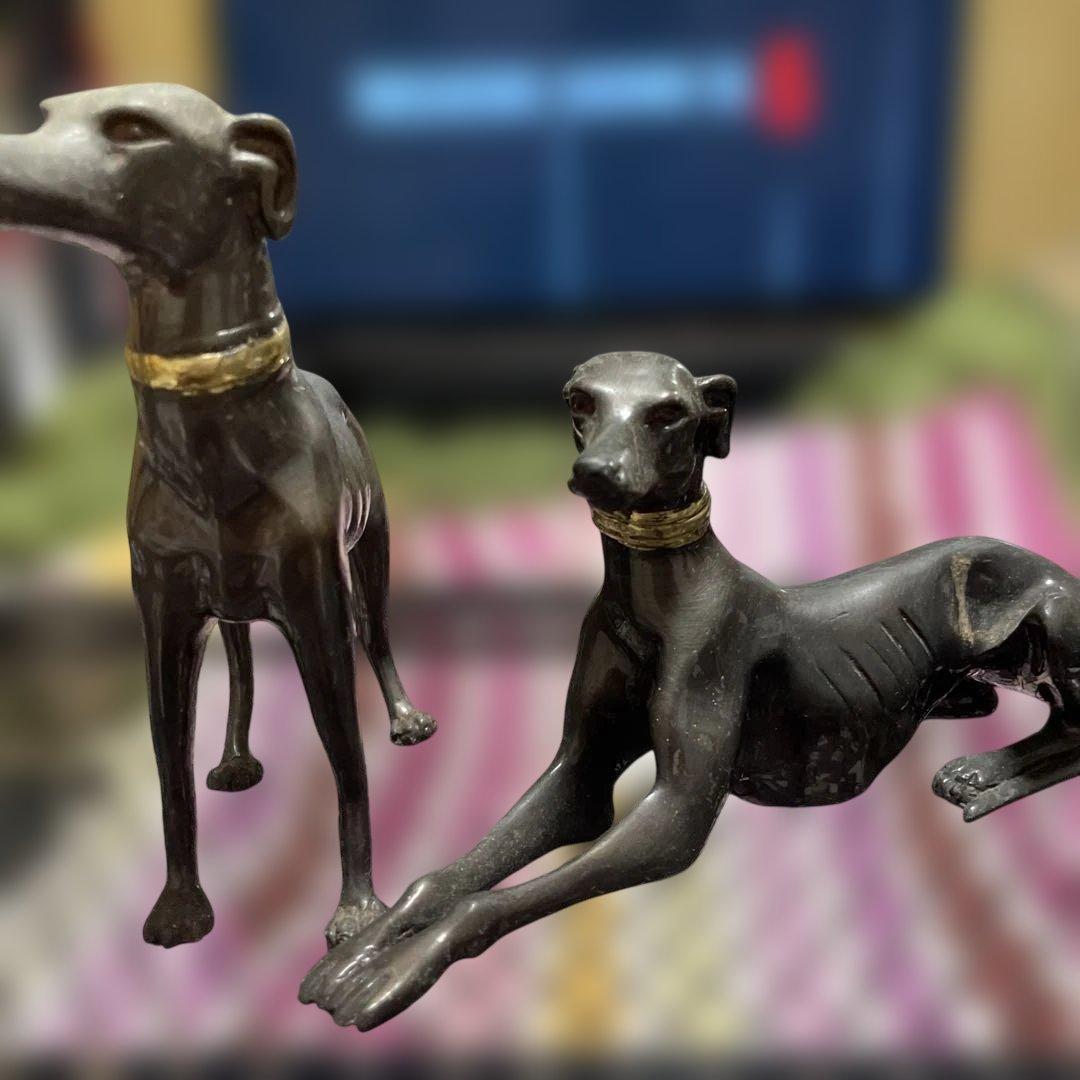 犬 グレイハウンドのブロンズ？置物2体セット - メルカリ