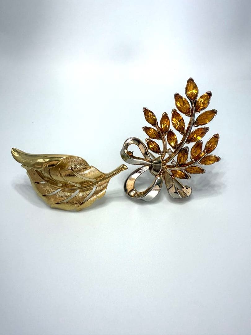 lotuscloud 2527⭐️TRIFARI トリファリヴィンテージブローチ