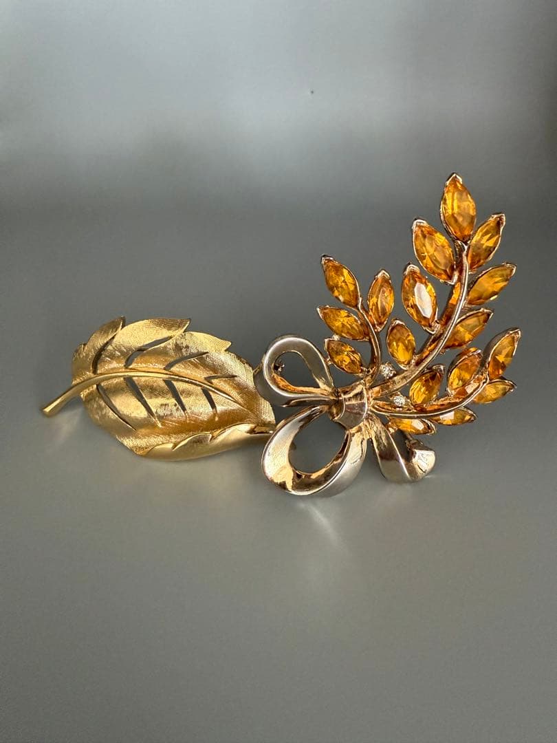 lotuscloud 2527⭐️TRIFARI トリファリヴィンテージブローチ