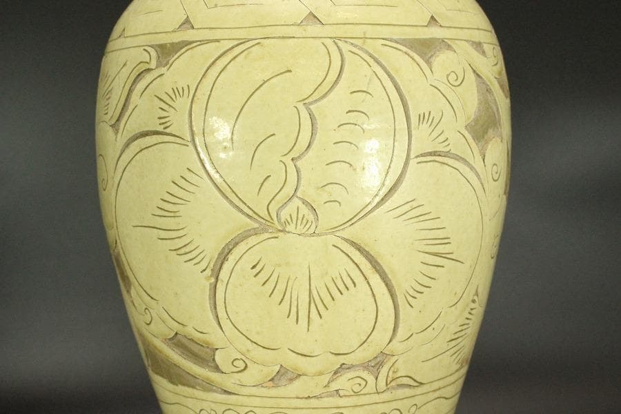 中国美術 磁州窯 纏枝蓮花 梅瓶(HA522) - メルカリ