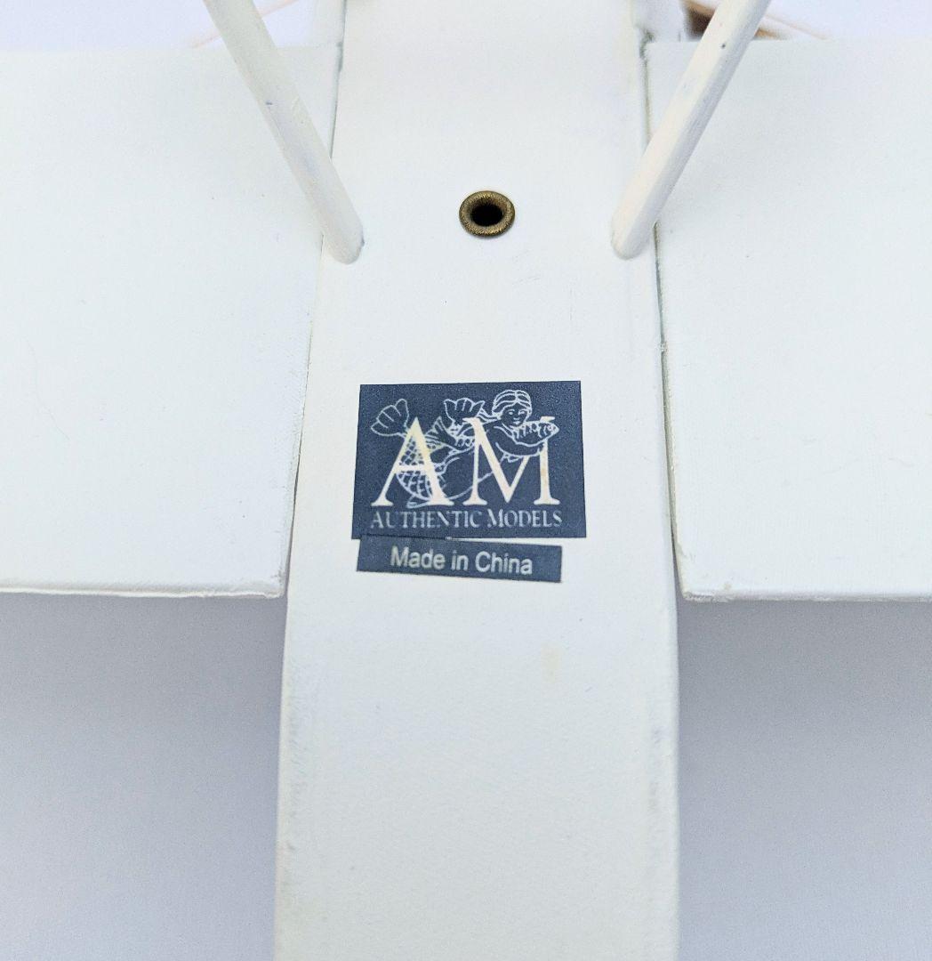 authentic models オーセンティックモデルズ 白い複葉機