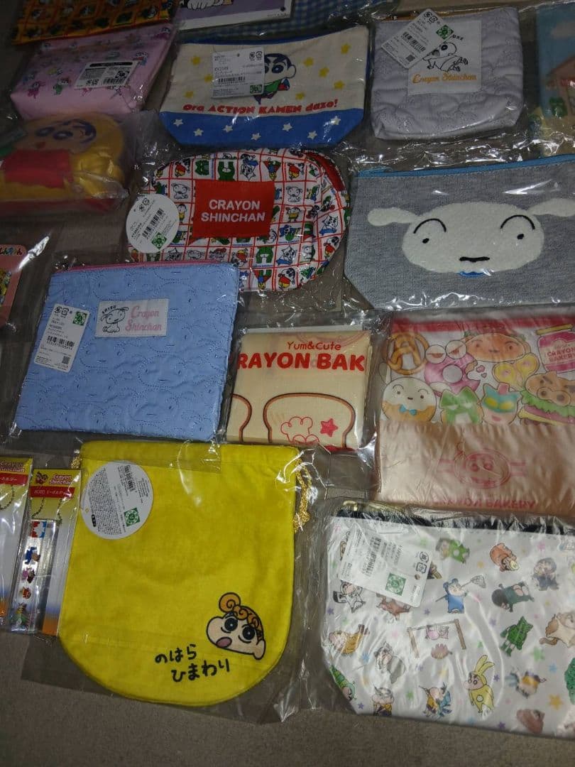 クレヨンしんちゃん ポーチ などセット