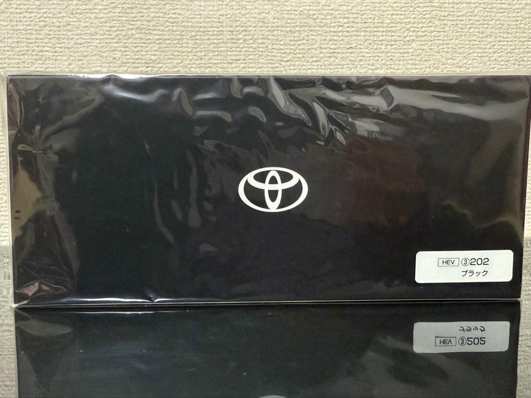 トヨタ 新型クラウンエステートミニカー 非売品