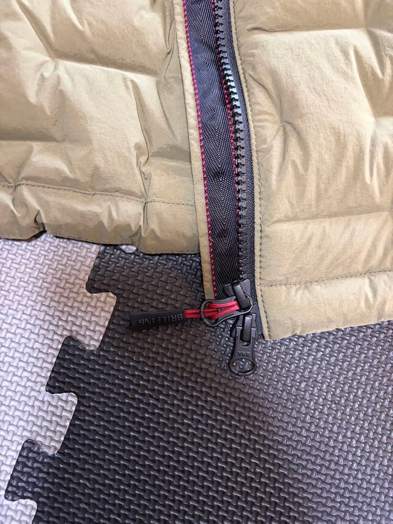 ゆってぃー　BRIEFINGGOLF ダウンベスト