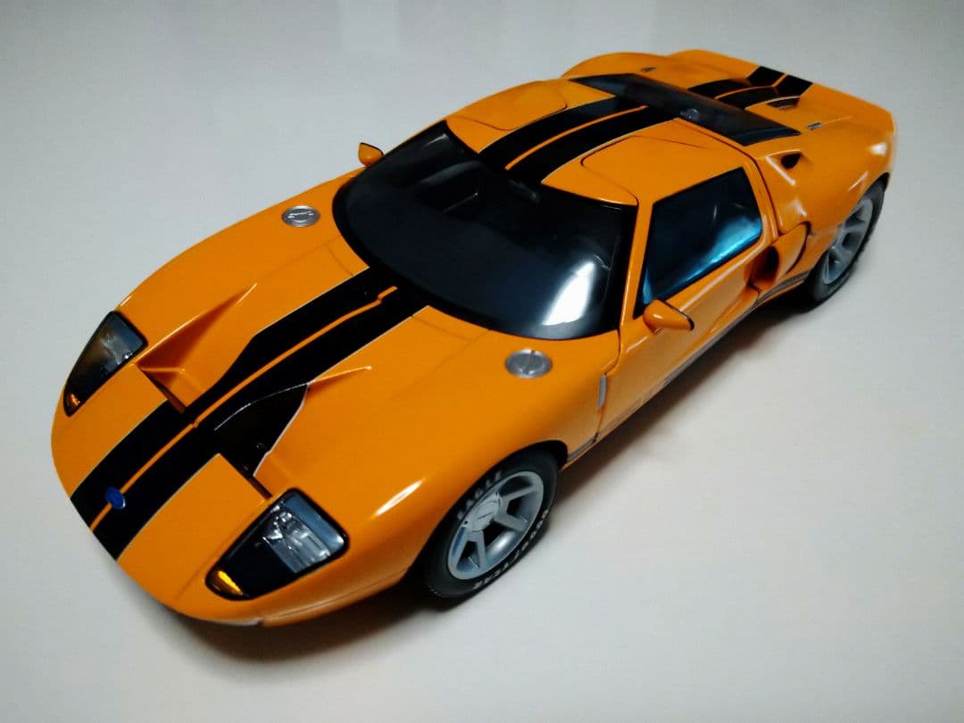 車　ダイキャストミニカー　1/18　フォードＧＴ　ＢＥＡＮＴＡＬＫ　Ｇ.Ｐ 2002 Ford GT Concept 1:18 Scale Die Cast NIB The Beanstalk Group