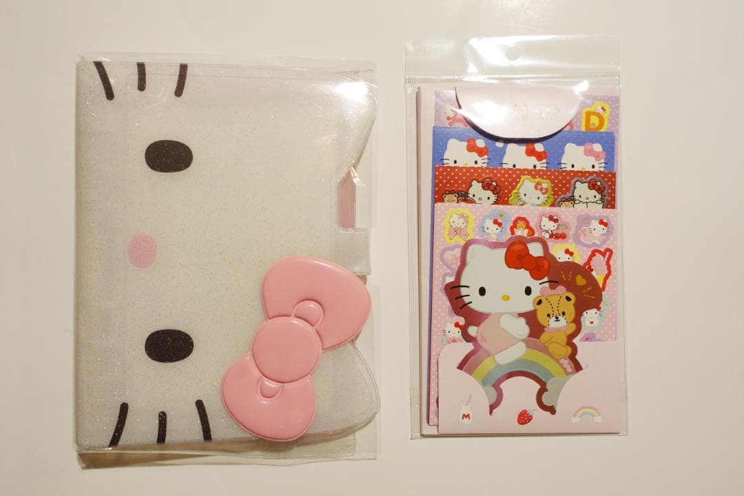 ハローキティ バインダー【 正規品 】I Love Hello Kitty ① - メルカリ