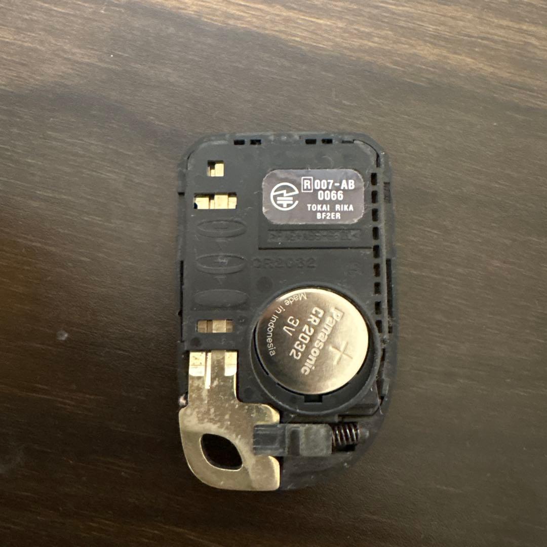 トヨタ ハイエースキーレスエントリーリモコン