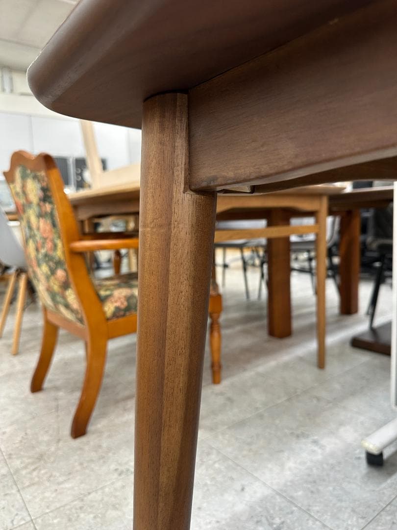 大塚家具　ダイニングテーブルセット　イス×4　ブラウン