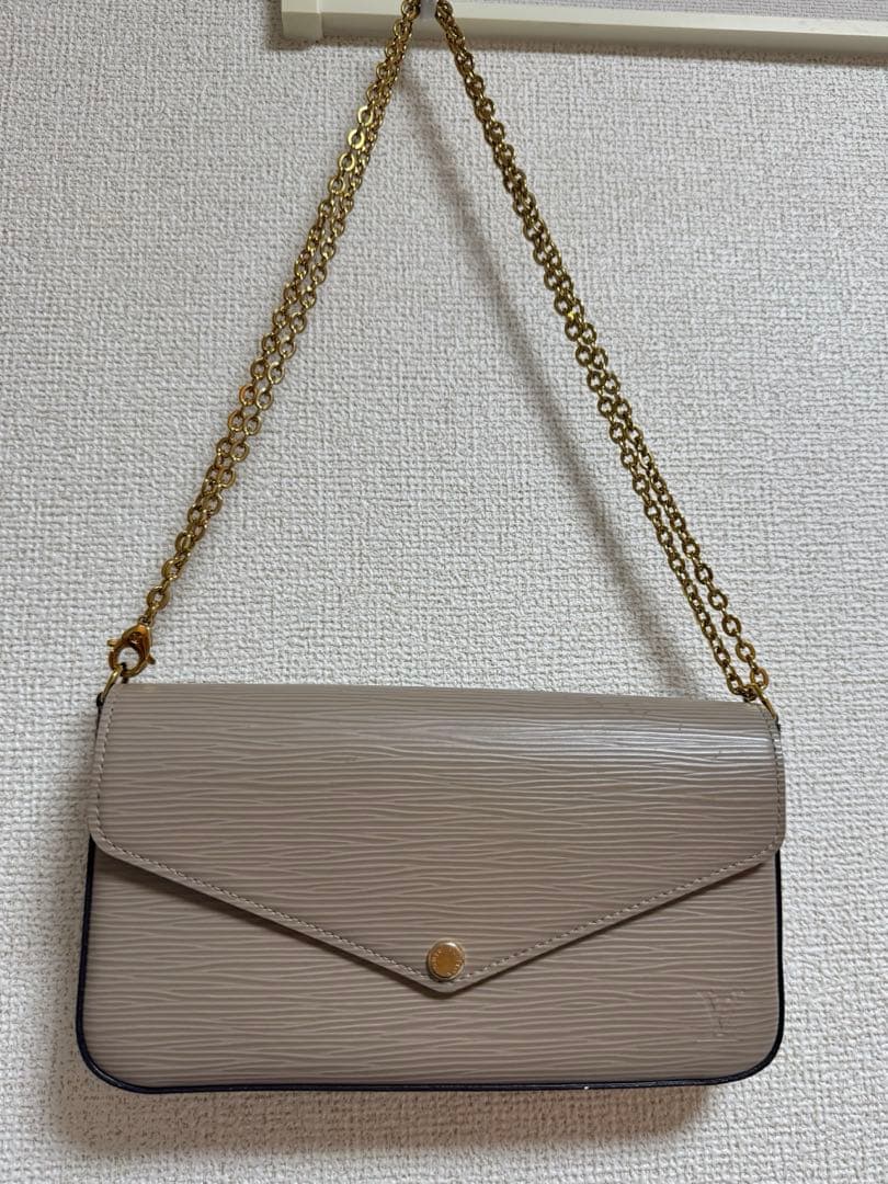 ルイヴィトン エピ ポシェットフェリシー