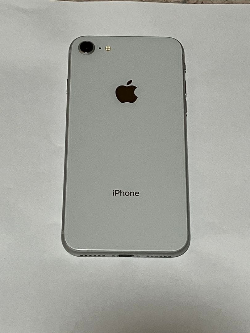 Apple iPhone 8 シルバー 本体 - メルカリ