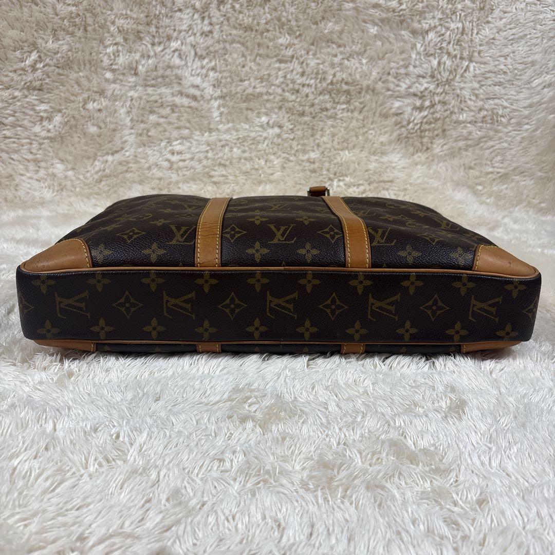 LOUIS VUITTON ポルトドキュマン ヴォワヤージュ モノグラム