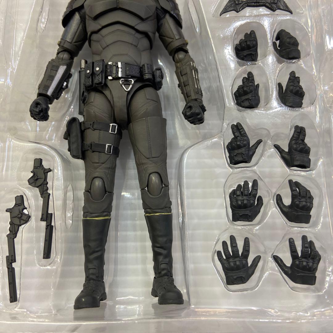美品 S.H.Figuarts バットマン ザ・バットマン 世界最高の探偵