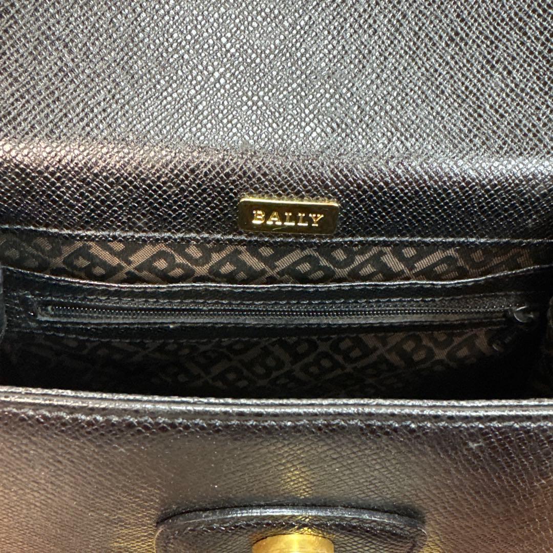 美品BALLYバリー　ショルダーバッグ　カーフレザー　Bロゴ　ゴールド金具