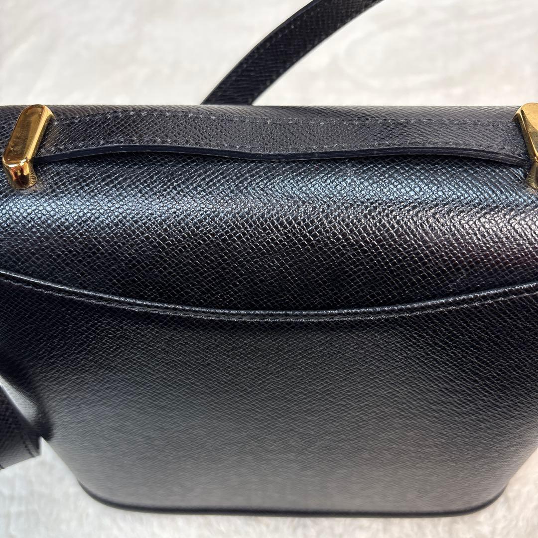 美品BALLYバリー　ショルダーバッグ　カーフレザー　Bロゴ　ゴールド金具