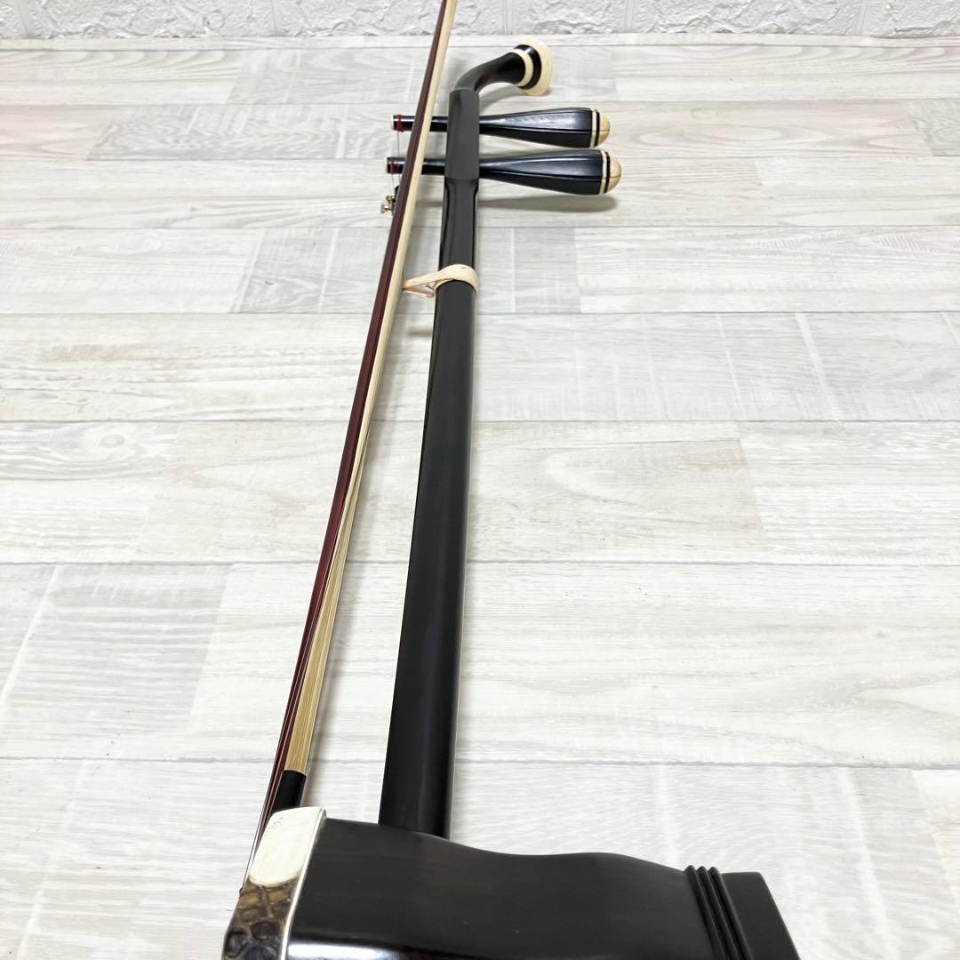 蛇皮　本革　高級 二胡 中国 弦楽器 彫刻 民族楽器 ケース付き　付属品多数