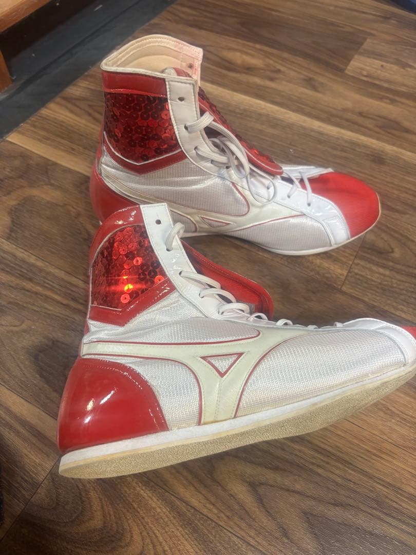 Mizuno ボクシングシューズ 赤スパンコールの通販はau PAY マーケット