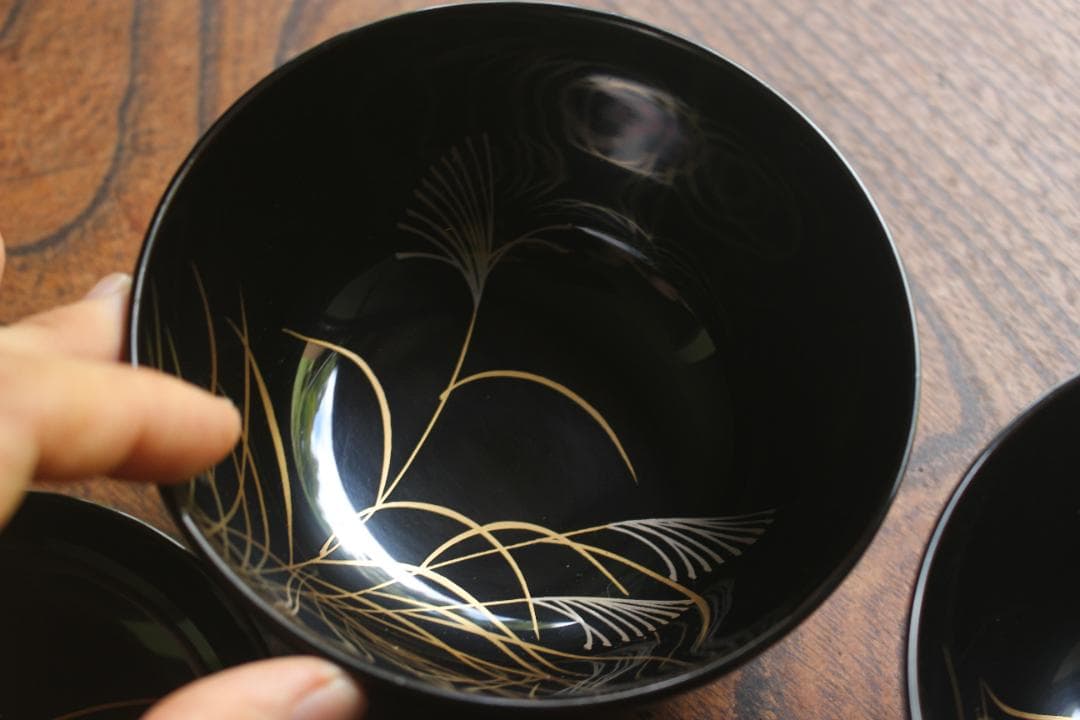 時代逸品！極上黒漆に風情ある秋虫蒔絵の映えるお椀2点（