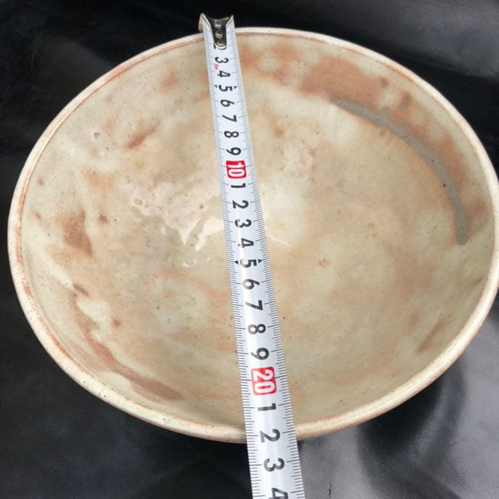 遺品整理◼️蔵から出てきた謎のかなり大きな器、サイズ的に