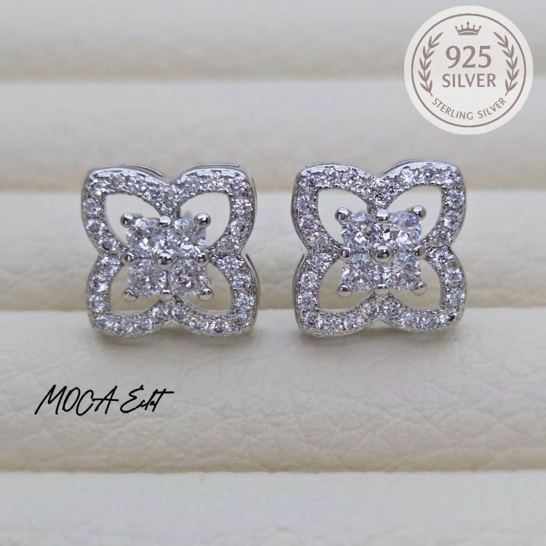 キュービックジルコニア フラワーモチーフ ピアス 四つ葉 クローバー