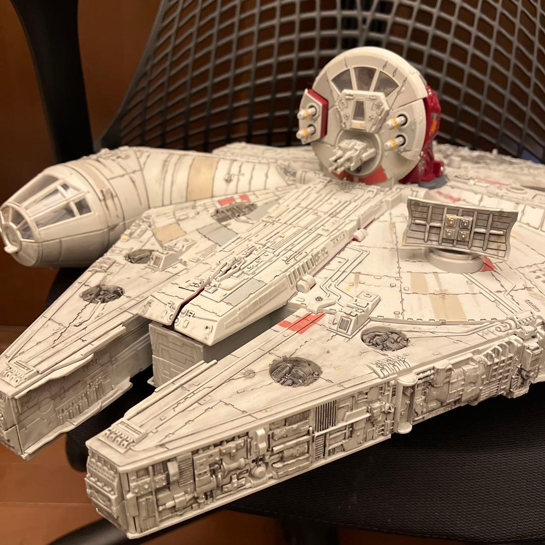 ミレニアムファルコン　フィギュア付き　40cm