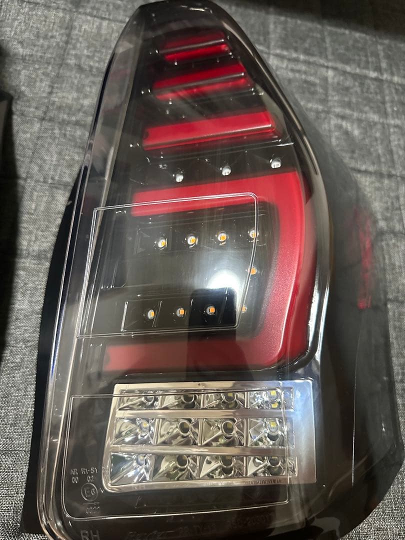 プリウスα テールランプ Revier 流星バージョンver2 R57164943