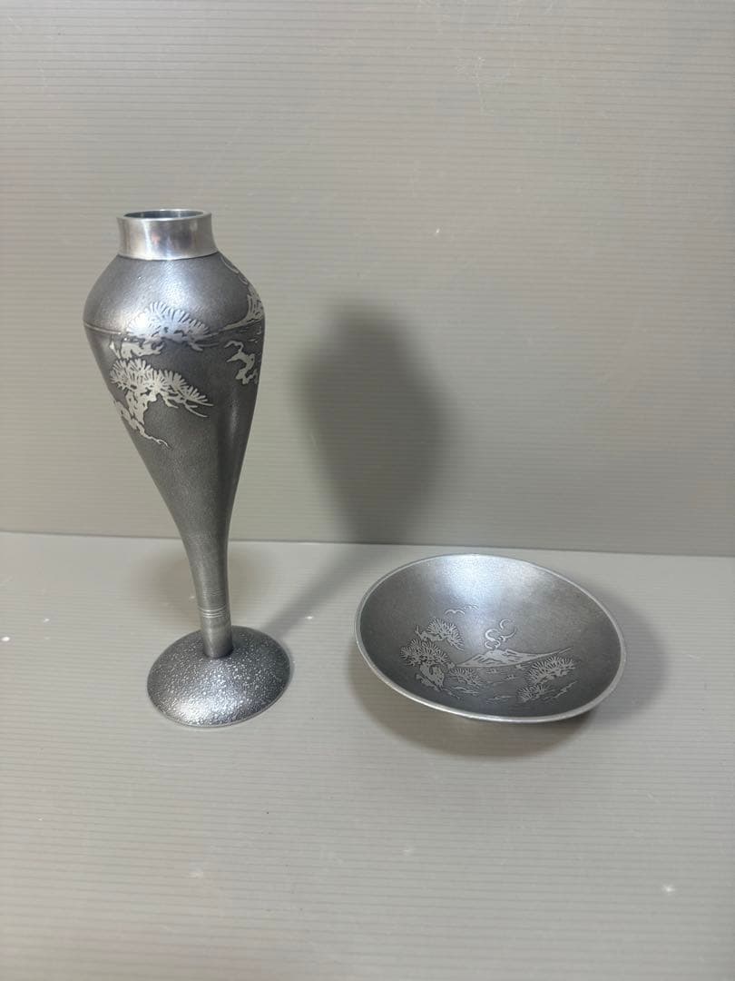 2297 薩摩錫器 岩切美巧堂 花入れ1客　盃1客