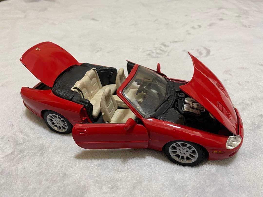 ミニカー Maisto Jaguar XK Series 1/18