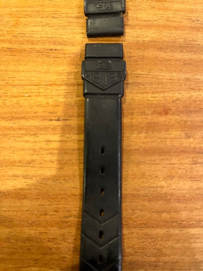 タグホイヤのフォーミュラ1 純正ベルト18mm メンズ用