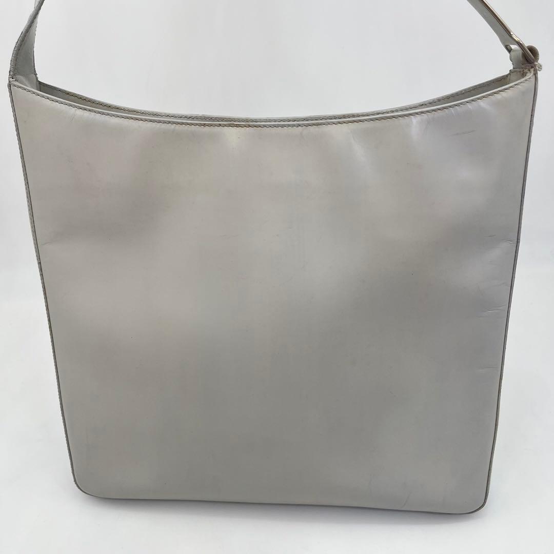 PRADA ワンショルダーバッグ 肩掛け ロゴ金具 カーフレザー オフホワイト