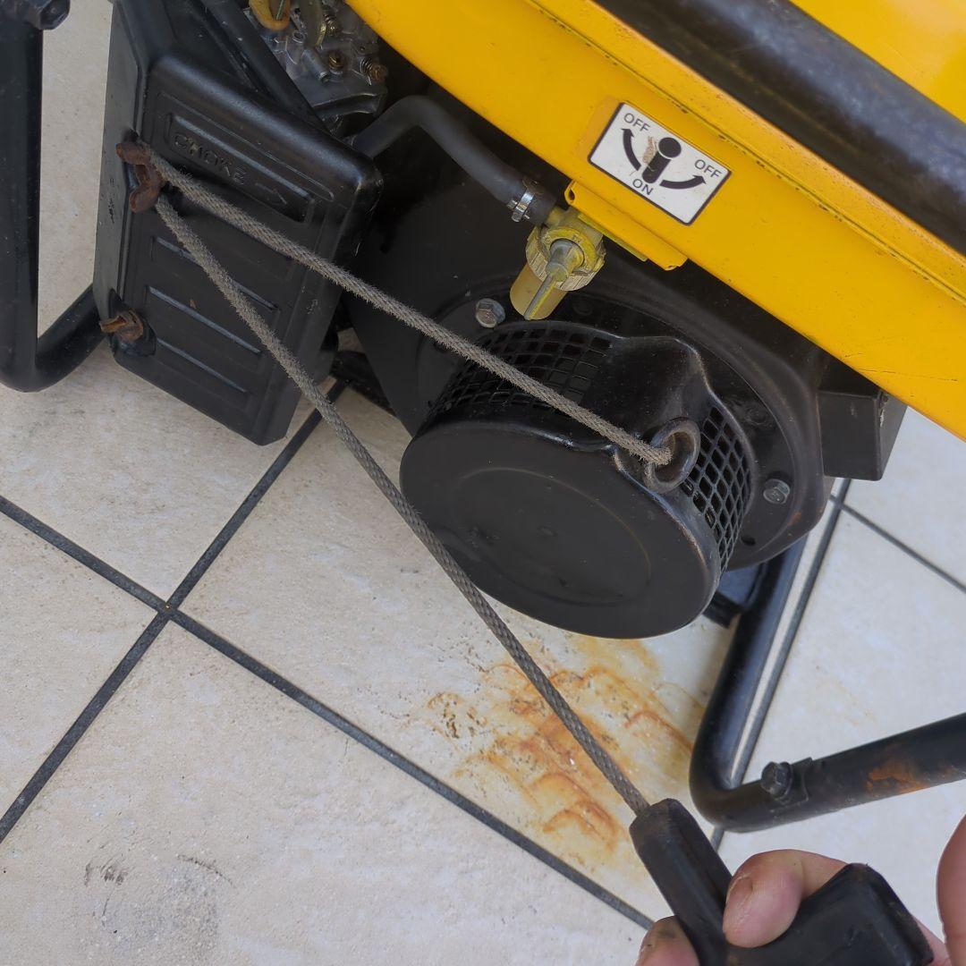 実動】スズキ 100V2000W 発電機 SV2000P - メルカリ