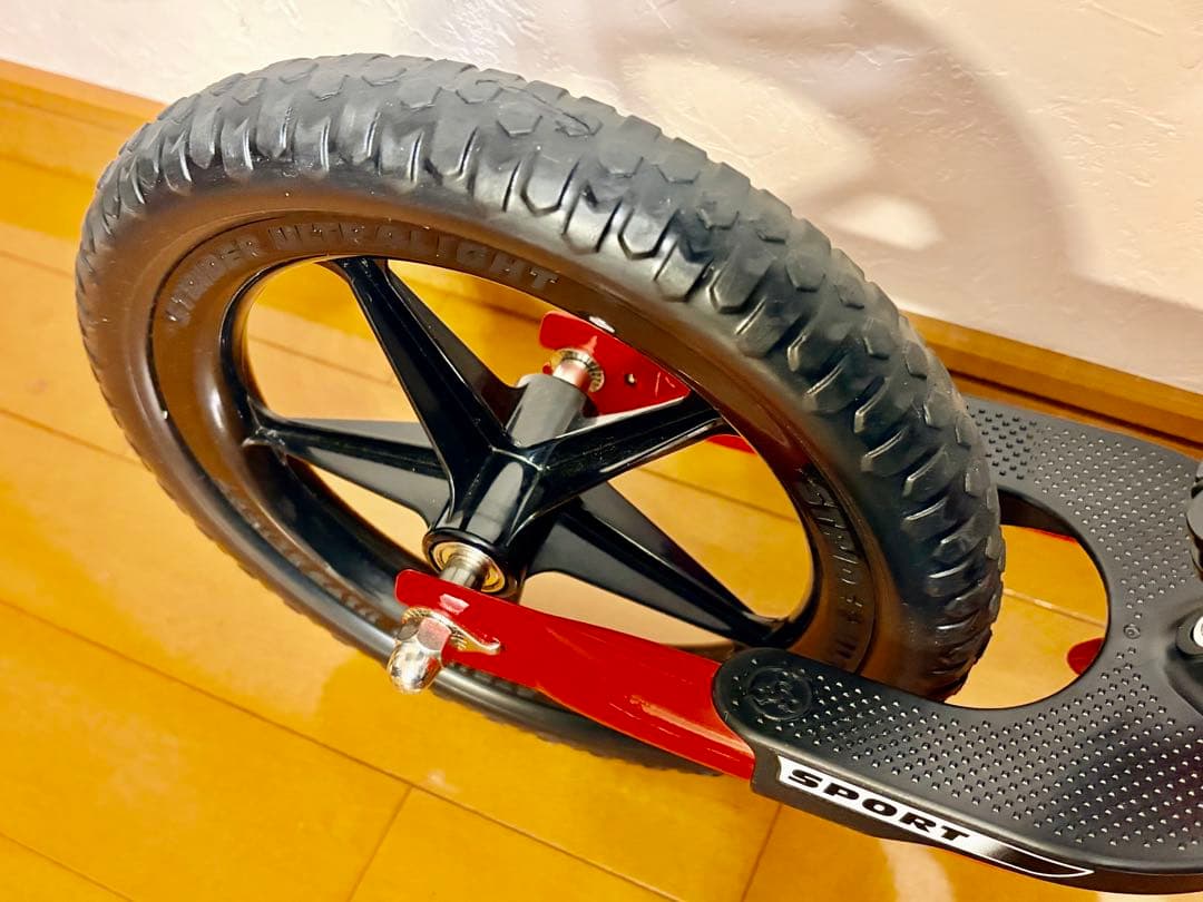 【極美品】STRIDER ストライダー SPORTS MODEL 12インチ 赤