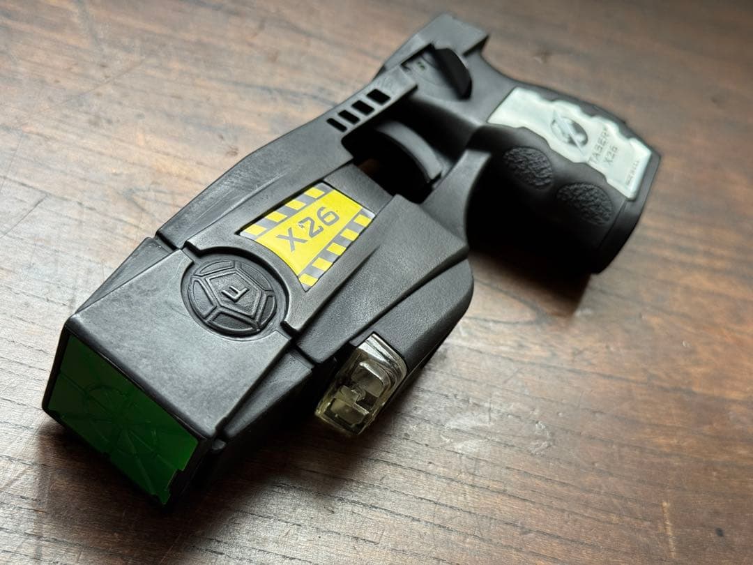 X26 テイザーガンレプリカ＋ホルスター TASER LE装備 レア サバゲ X26 テイザーガンレプリカ＋ホルスター TASER LE装備 レア サバゲ-特別