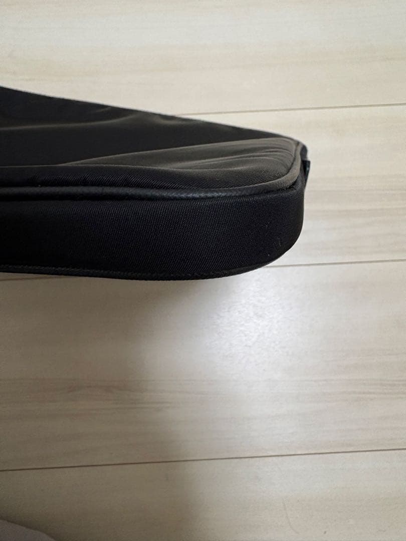 【数回使用・極美品】PRADA パソコンバッグ PCケース クラッチバッグ