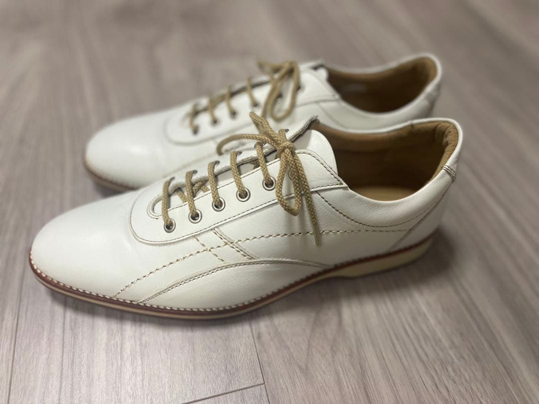 期間限定値下げ【ほぼ未使用】 BURBERRY バーバリー革靴 白