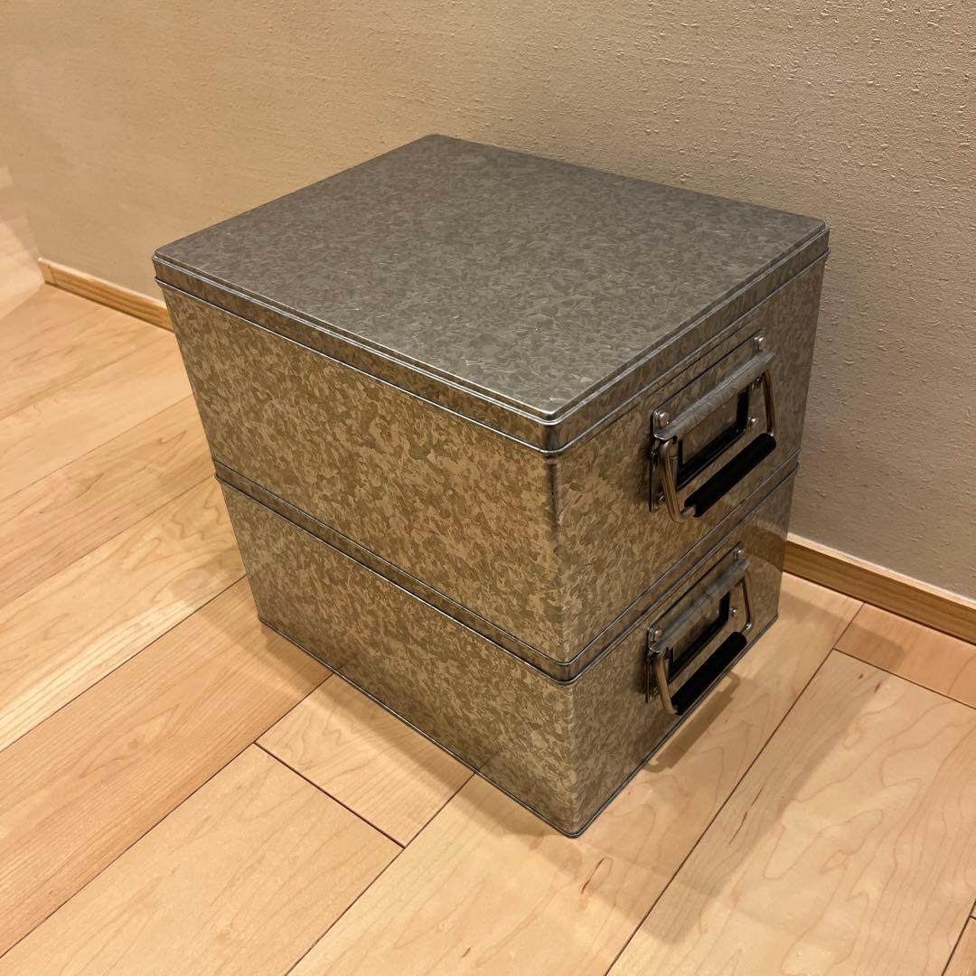 美品）アルネヤコブセン テーブルクロック グリーン 無印 ブリキ缶2個