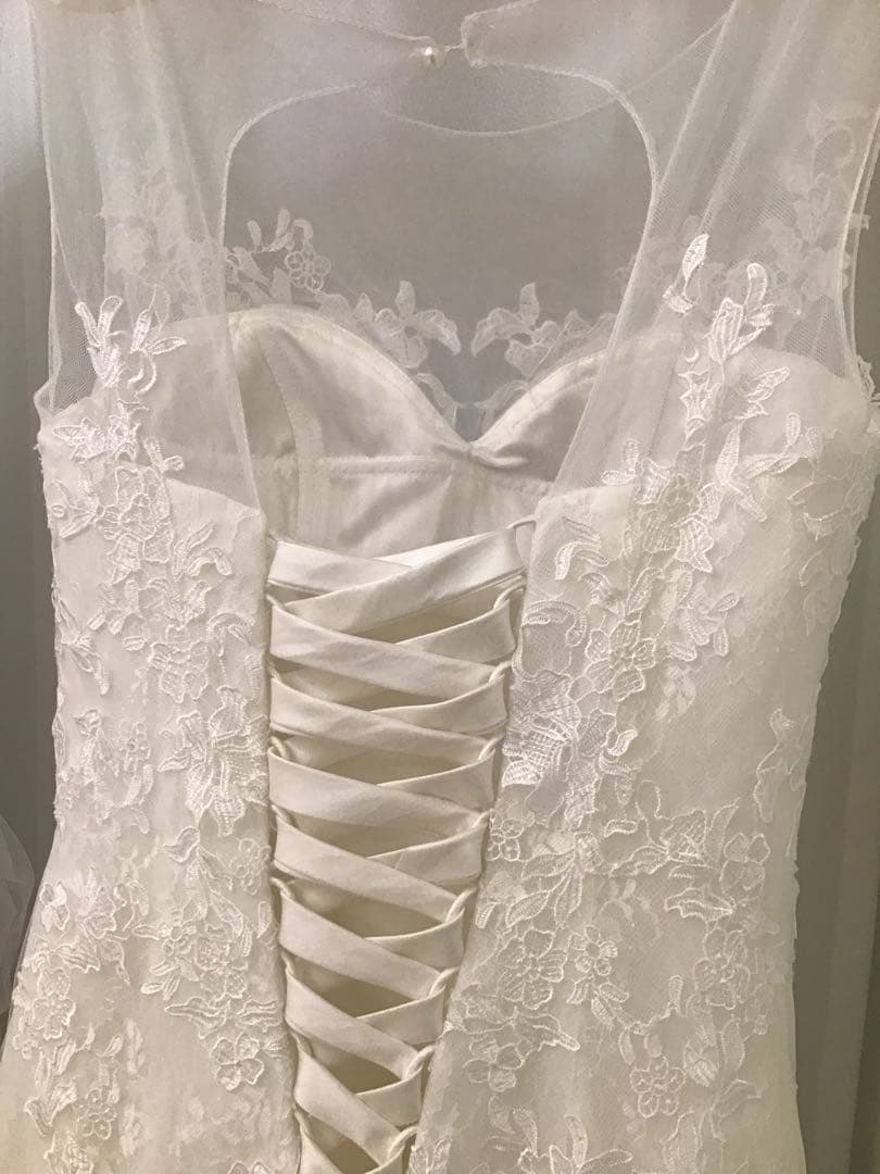 ホワイト レース ウェディングドレス　マーメイド