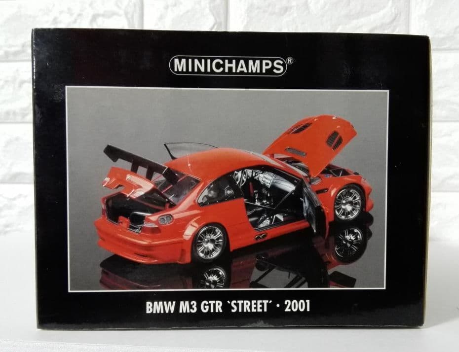 《ミニカー》★BMW『M3 GTR'STREET'2001』1/18☆深い赤色