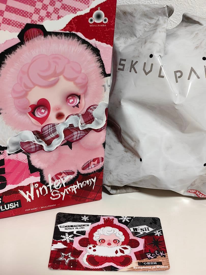 く*！様 POPMARTスカルパンダWinter Symphonyぬいぐるみ シ