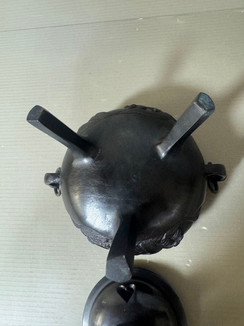 2405 銅製 三足 獅子 香炉 - メルカリ 2405 銅製三足獅子香炉